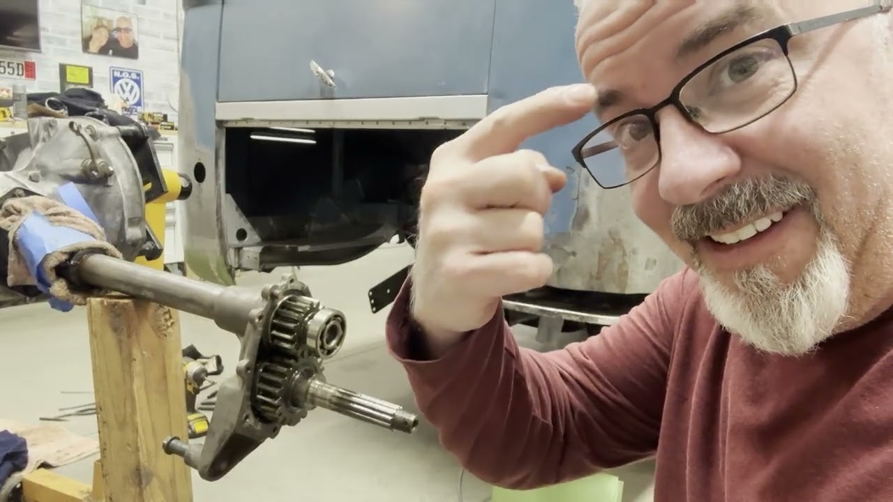 VW Bus Kombi Transmission Refresh 7, Reduction Gear Box Disassembly & Inspection! Straight Into It!