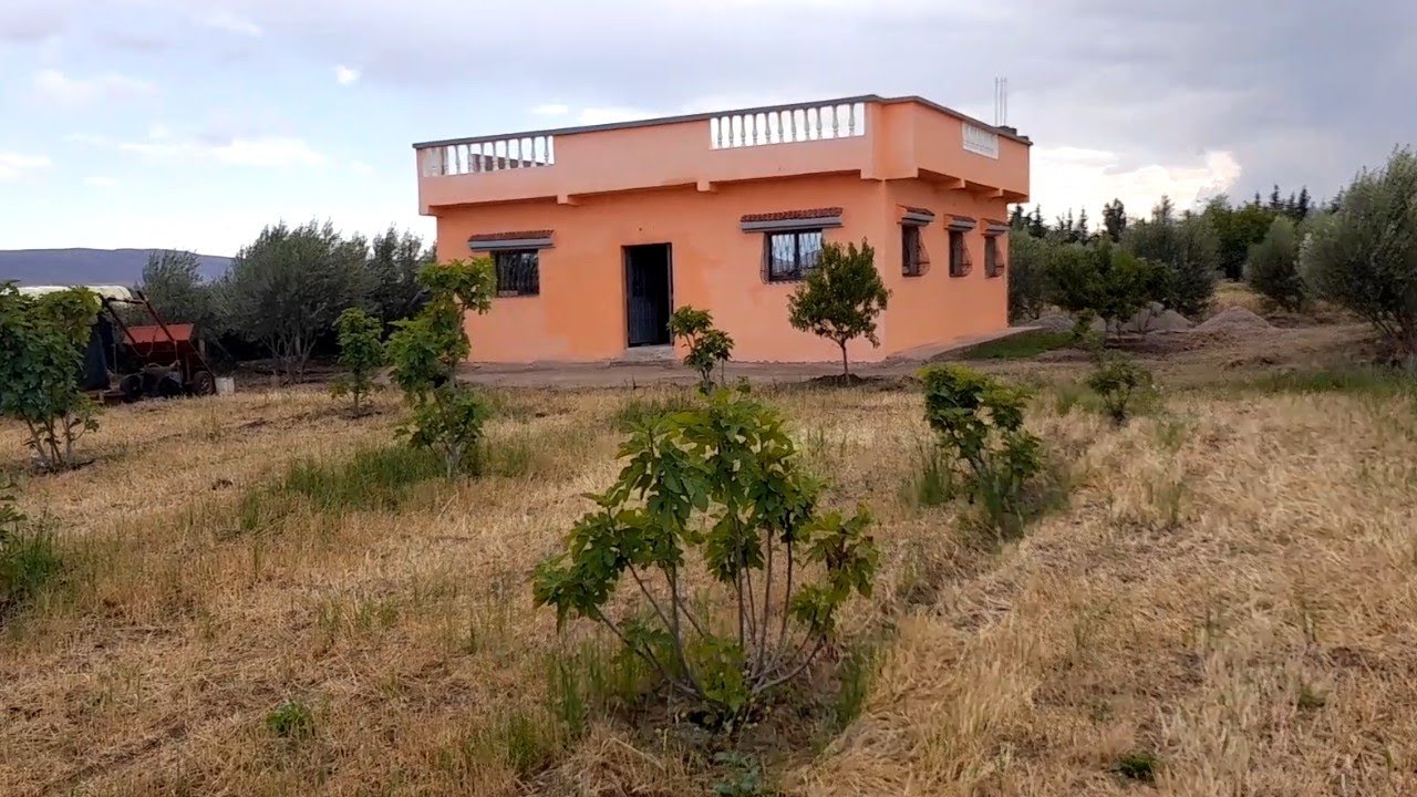 قطعة أرضية للبيع 3000 متر 🌳 فيها منزل للبيع 🏕 في عين الشكاك نواحي فاس 🇲🇦 ب 60 مليون قابلة للتفاوض 💯