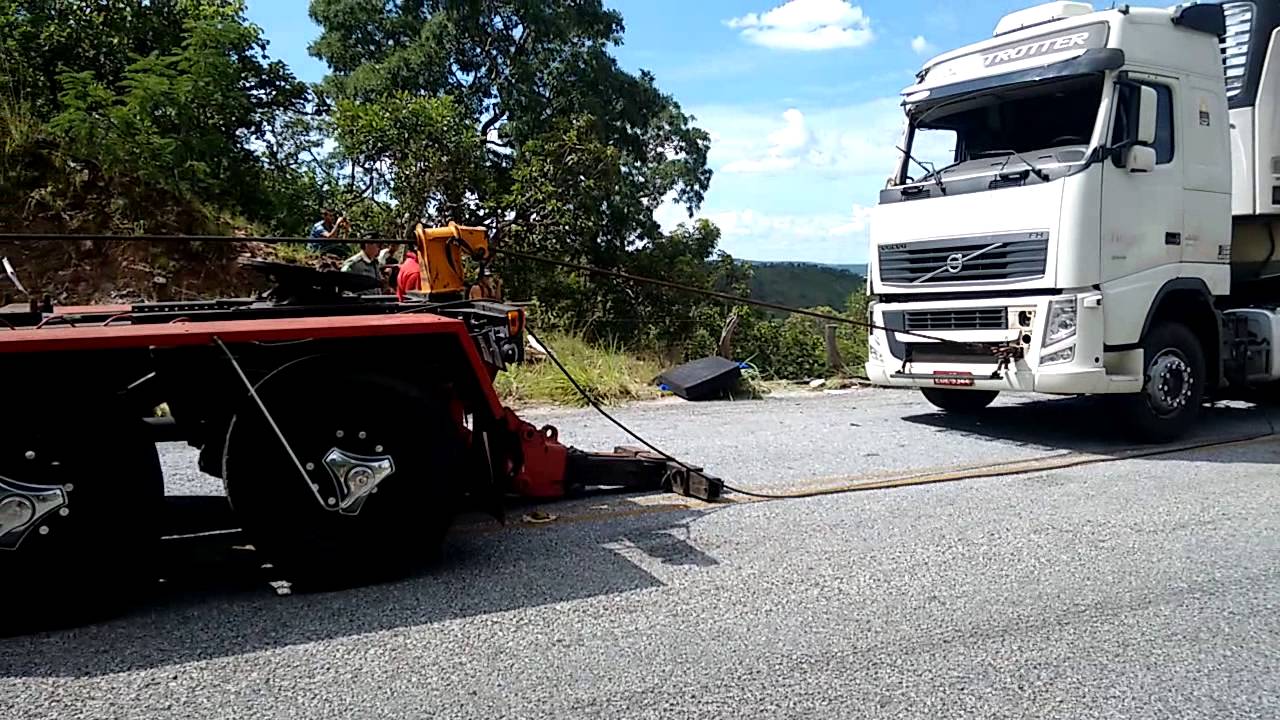 Retirada do caminh&atilde;o da Friboi apos... #Piri video