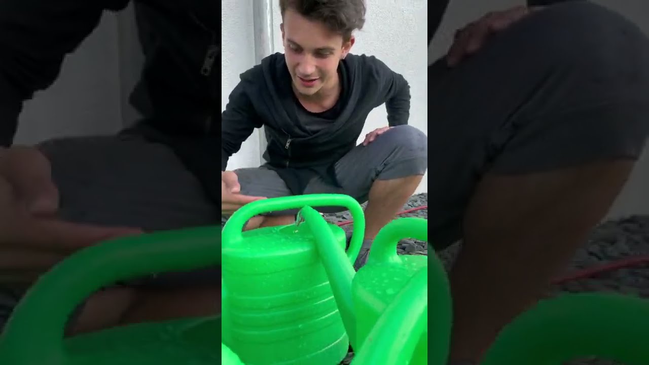 Gie&szlig;kannen f&uuml;llen sich gegenseitig auf🤯 Perpetuum Mobile im Real Life