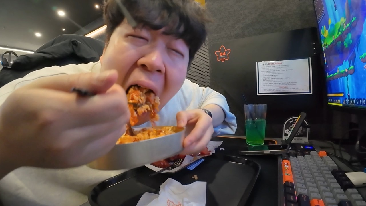 제모를 핑계로 PC방 브이로그