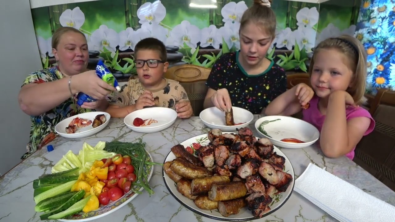 Мукбанг шашлык с овощами. 