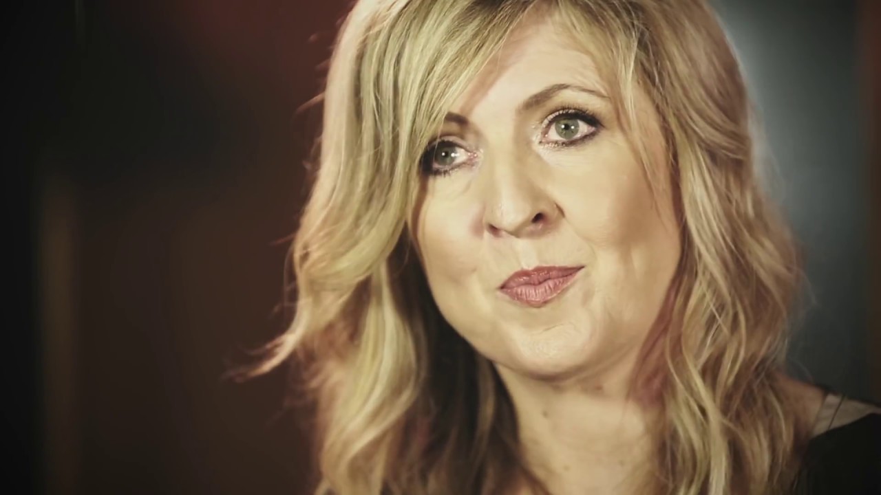 Darlene Zschech - Story Behind Your Name / Cry of The Broken