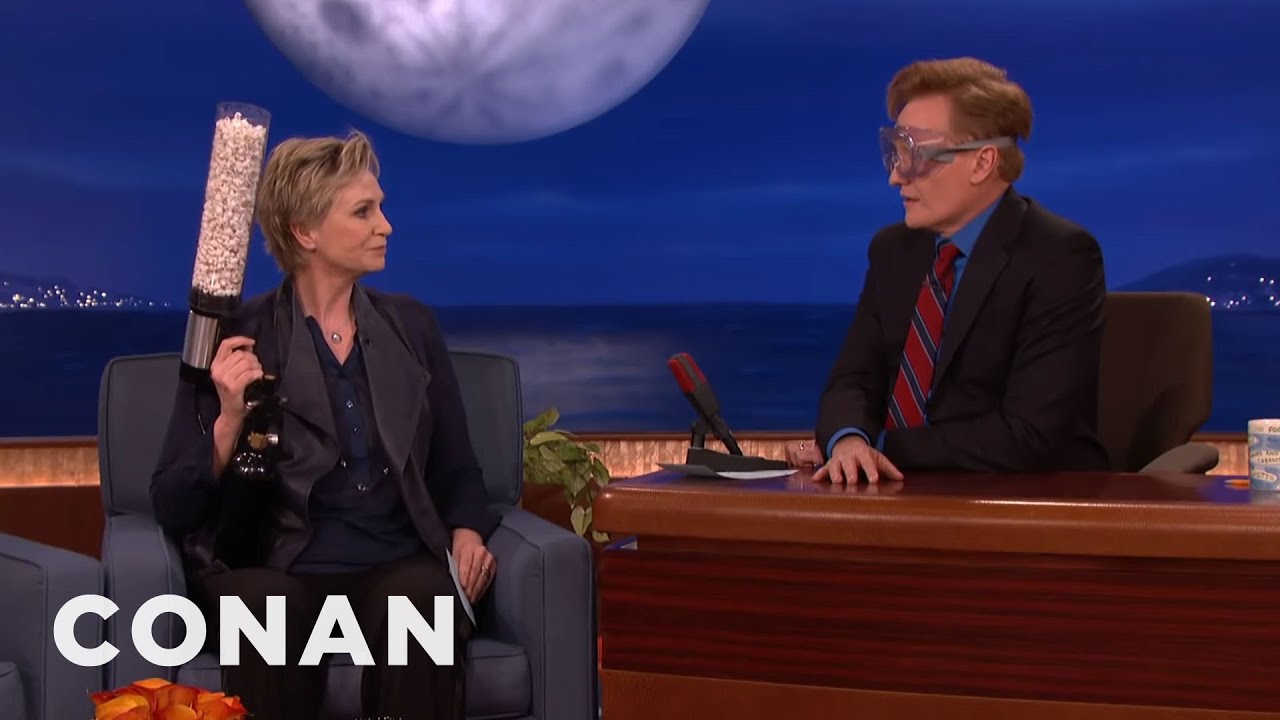 Jane Lynch Plays 