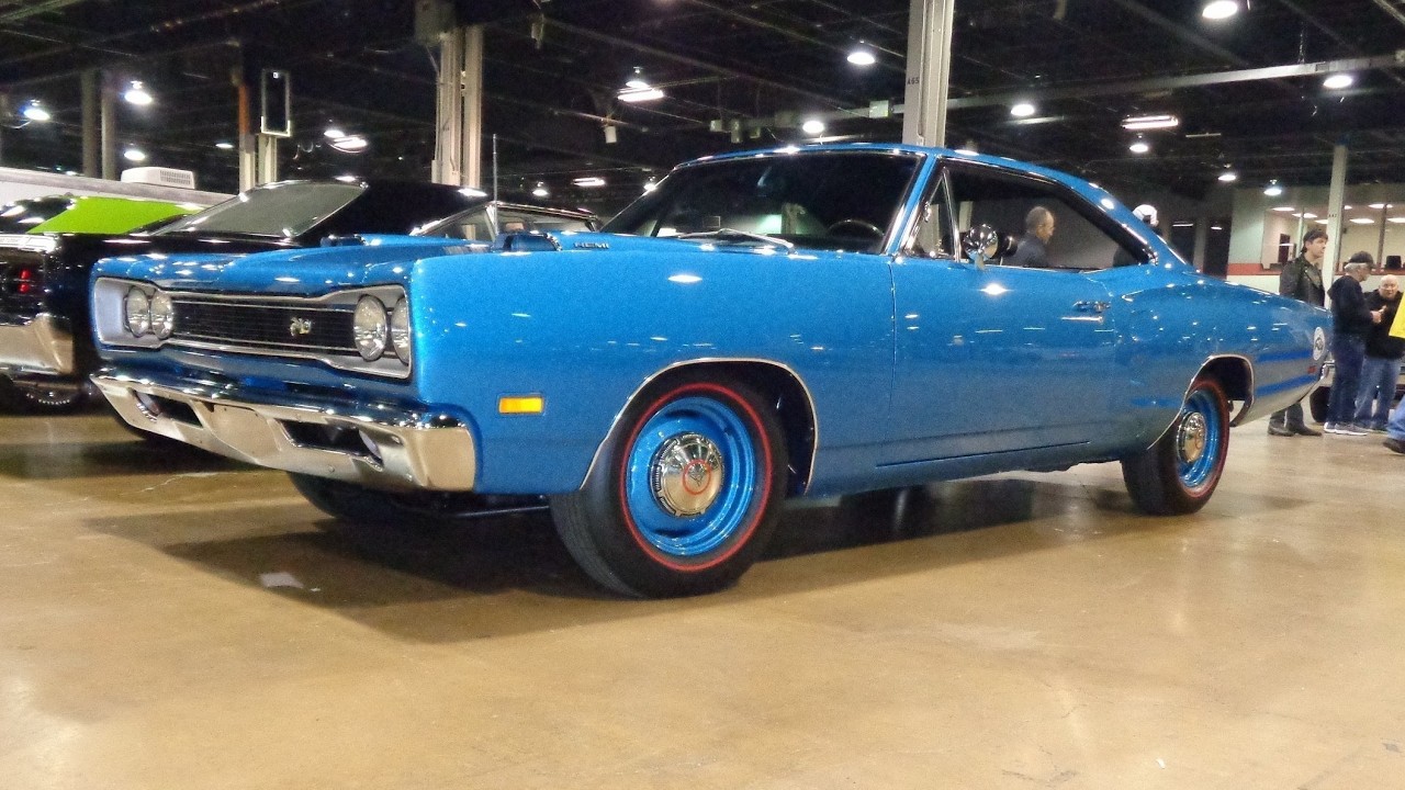 Dodge Super Bee 1969 года с двигателем 426 Hemi V8 и 4-ступенчатой ​​коробкой передач, цвет B5 Bl...
