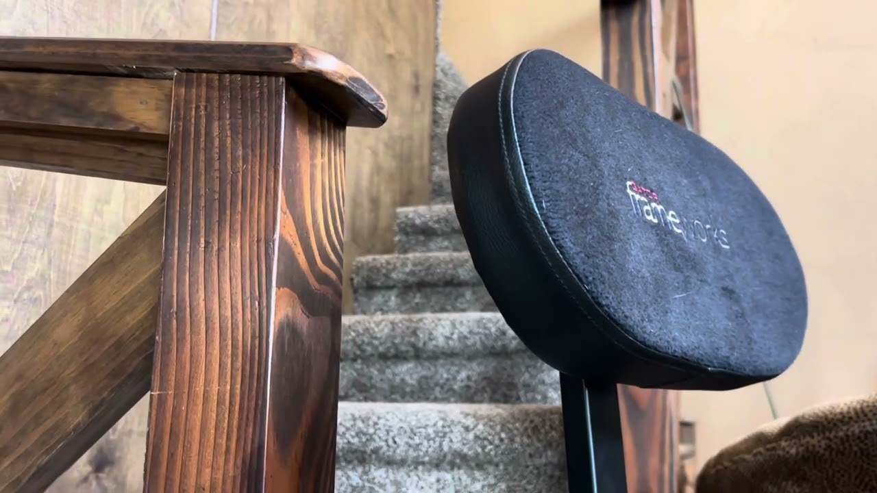 Gator Frameworks Guitar Seat with Padded Cushion, Ergonomic Backrest and Fold Out Guitar Stand
