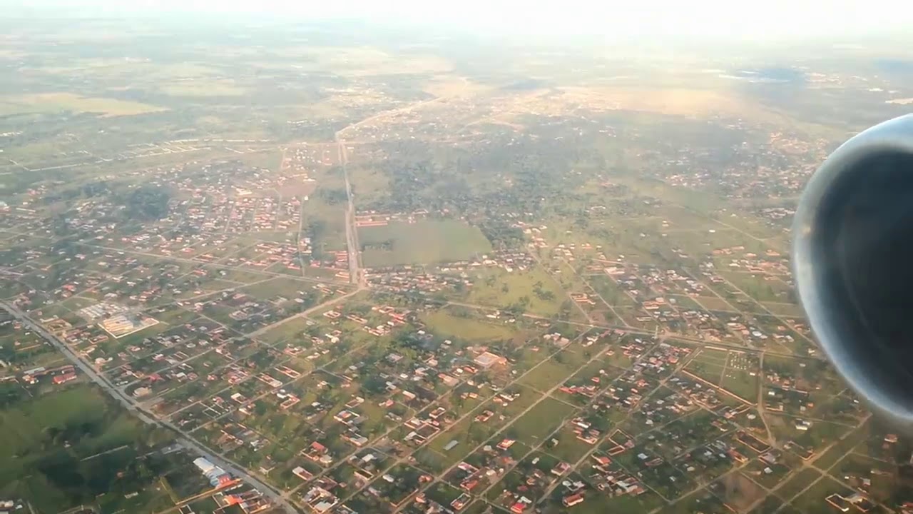 Aterrizando en Aeropuerto Int. Viru Viru - Bolivia BoA 737-700