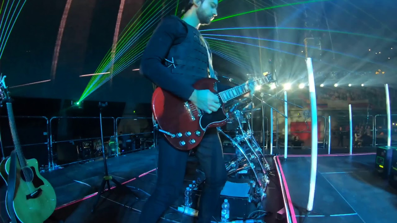 Maluma y Ricky Martin - Vente Pa´Acá (Live In Helsinki) Guitar Cam by Santi Torres