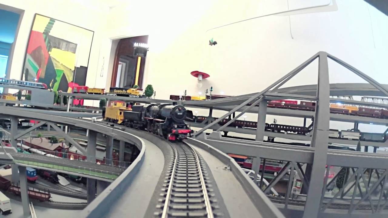 Model train Märklin in 6 levels