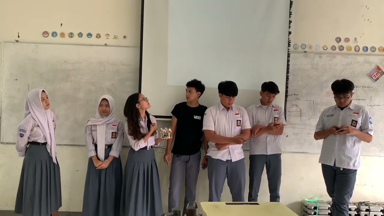 TUGAS AKHIR UJIAN PRAKTIK FISIKA (VIDEO YOUTUBE) KELOMPOK 6 XII IPA 1.2