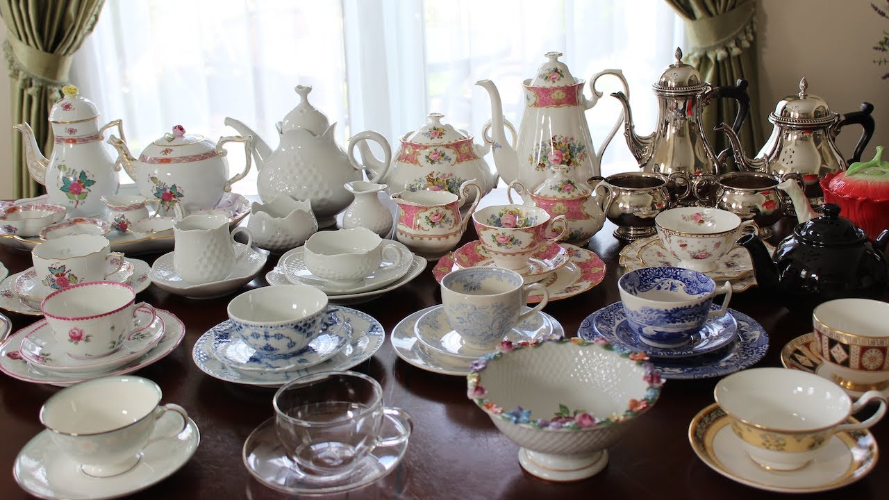 私の持っている全てのティーポットとティーカップの紹介です。I'll show you my Tea Pots and Tea Cups