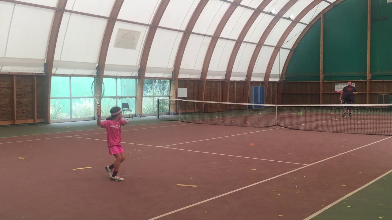 TENNIS ENFANT 6-ANS 6 MOIS ENTRAÎNEMENT LES BALLES HAUTES CLUB D’ALLINGES ТЕННИС ВЫСОКИЯ МЯЧИ 6 ЛЕТ