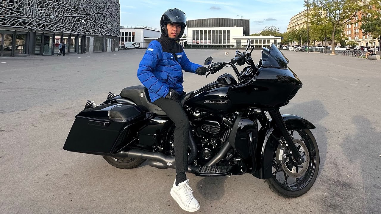 LA HARLEY DAVIDSON ROAD GLIDE SPÉCIAL 114 POUR LA MODIQUE SOMME DE 50000€ !!