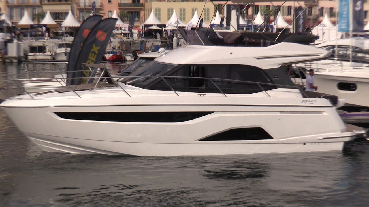 German Beauty ! 2024 Bavaria R40 Motor Yacht - Cannes Yachting Festival 2023