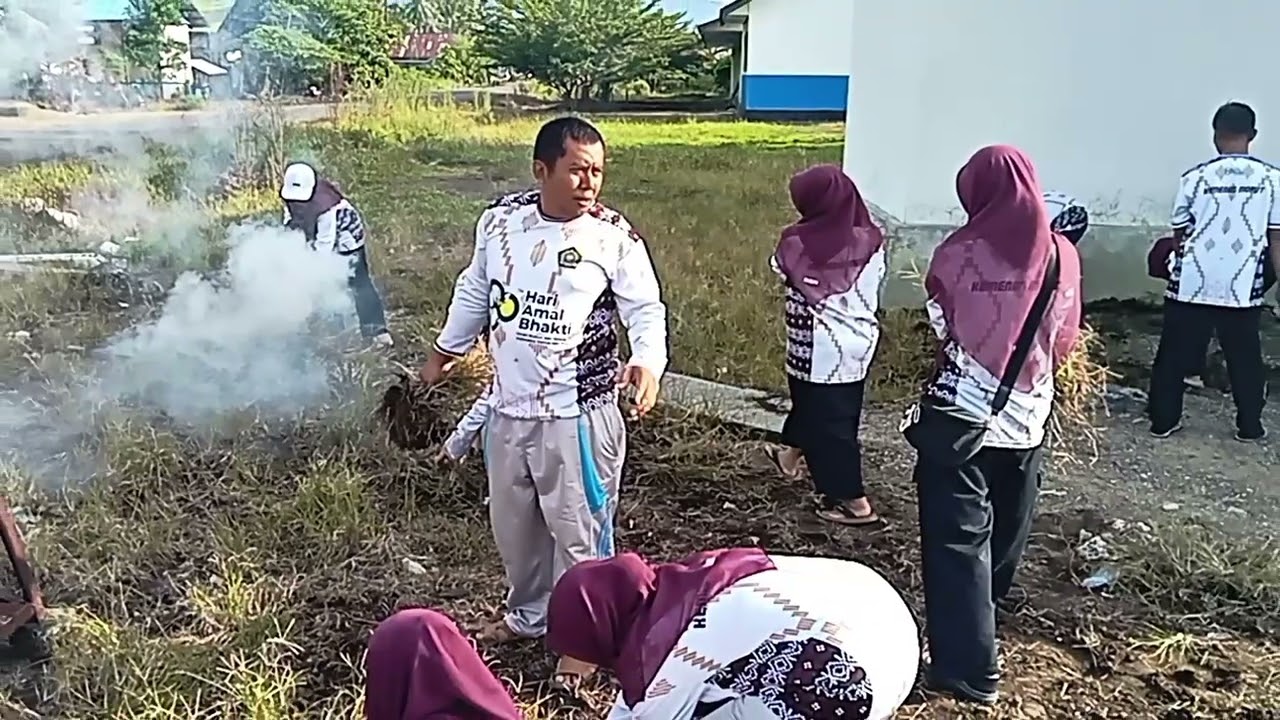 Kegiatan Gerakan Bersama (Geber) Bersih-Be esih Mesjid (BBM) 2026 MIN Morowali Utara. 