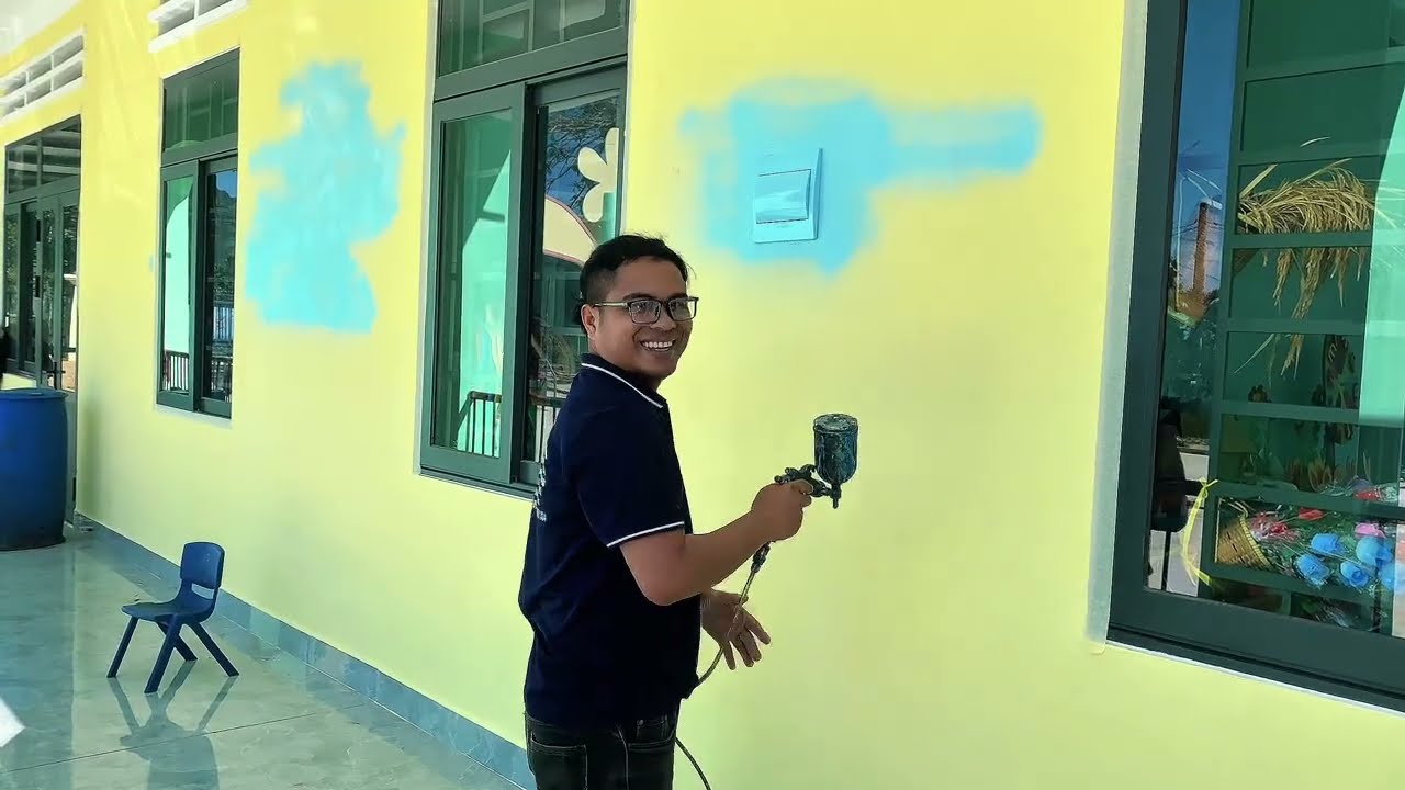 Balin vẽ tranh cho trường mầm non Xã Chư Đăng Ya- Chư Păh- Gia Lai