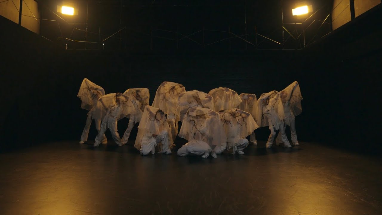 Honey J x Leejung x Holybang crew ‘Soar’ (Apec2025) 
