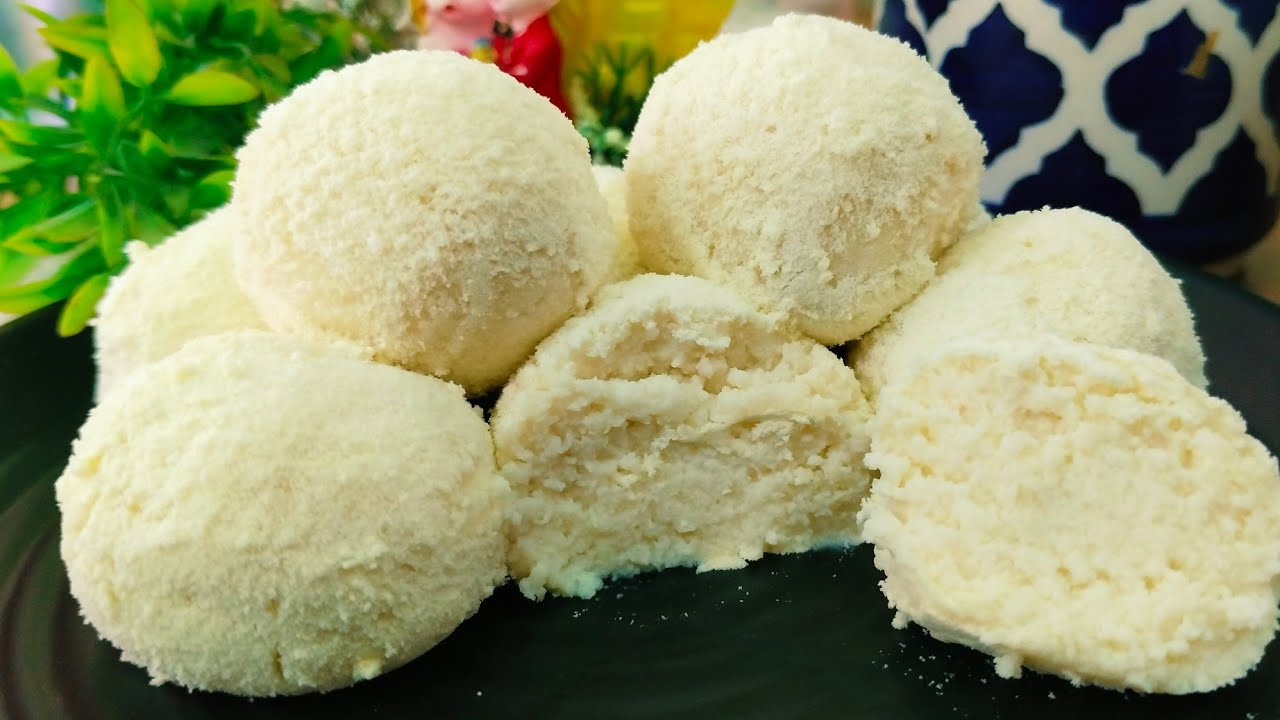 কম সময়ে অল্প কিছু উপকরণ দিয়ে দূর্দান্ত স্বাদের এই মিষ্টিটা বানিয়ে ফেলুন কাঁচাগোল্লা মিষ্টি। 
