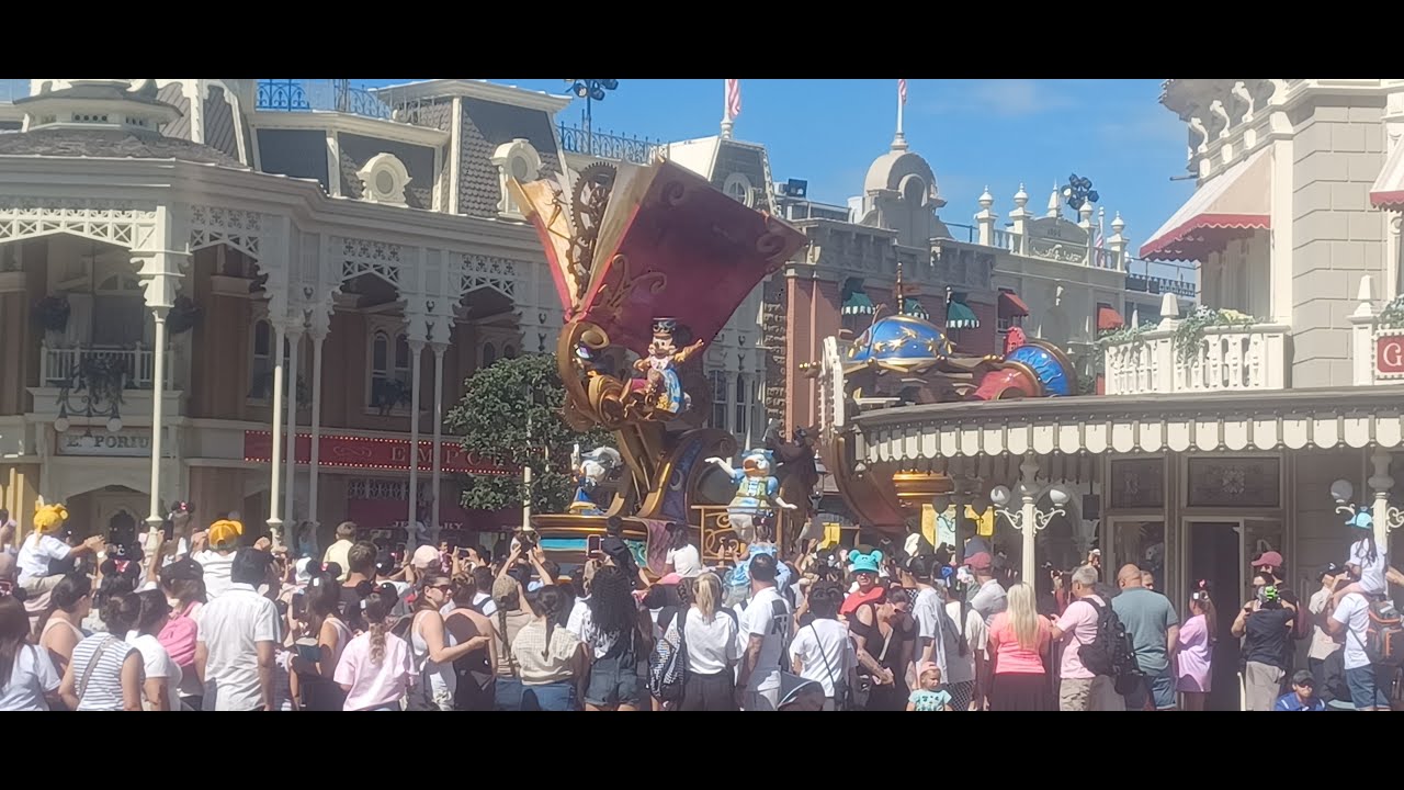 Disneyland Paris,  Disney Stars on Parade 2025.