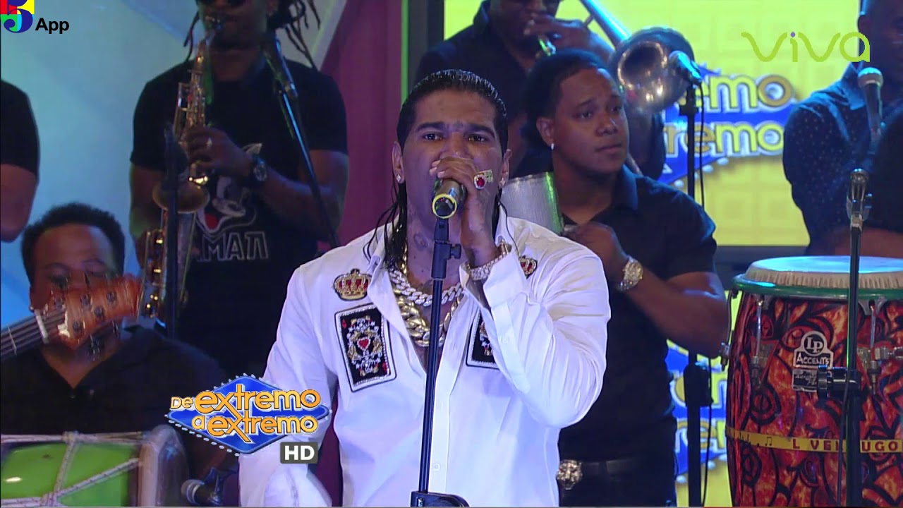 Omega El Fuerte Dicen en la Calle En Vivo De Extremo a Extremo