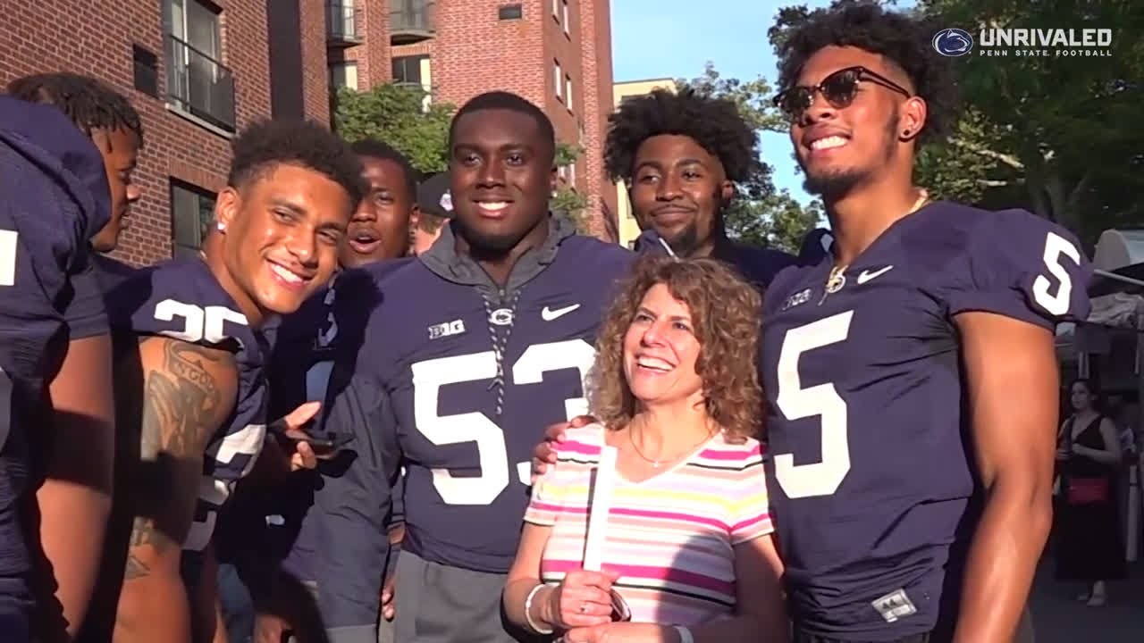Penn State Football | 2018 Poster Distribution