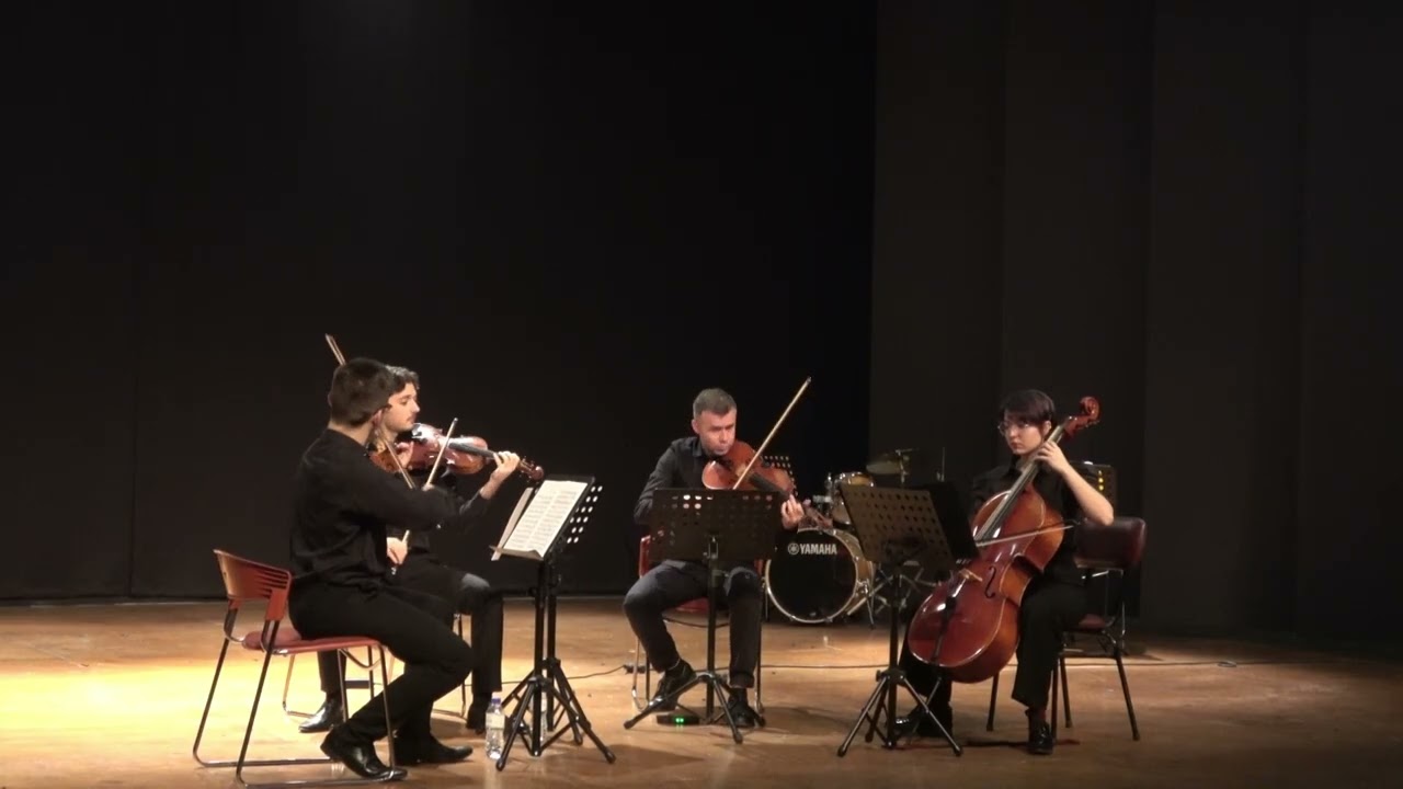 W.A. Mozart, String Quartet No.20 K.499 - 1st movement: Allegretto