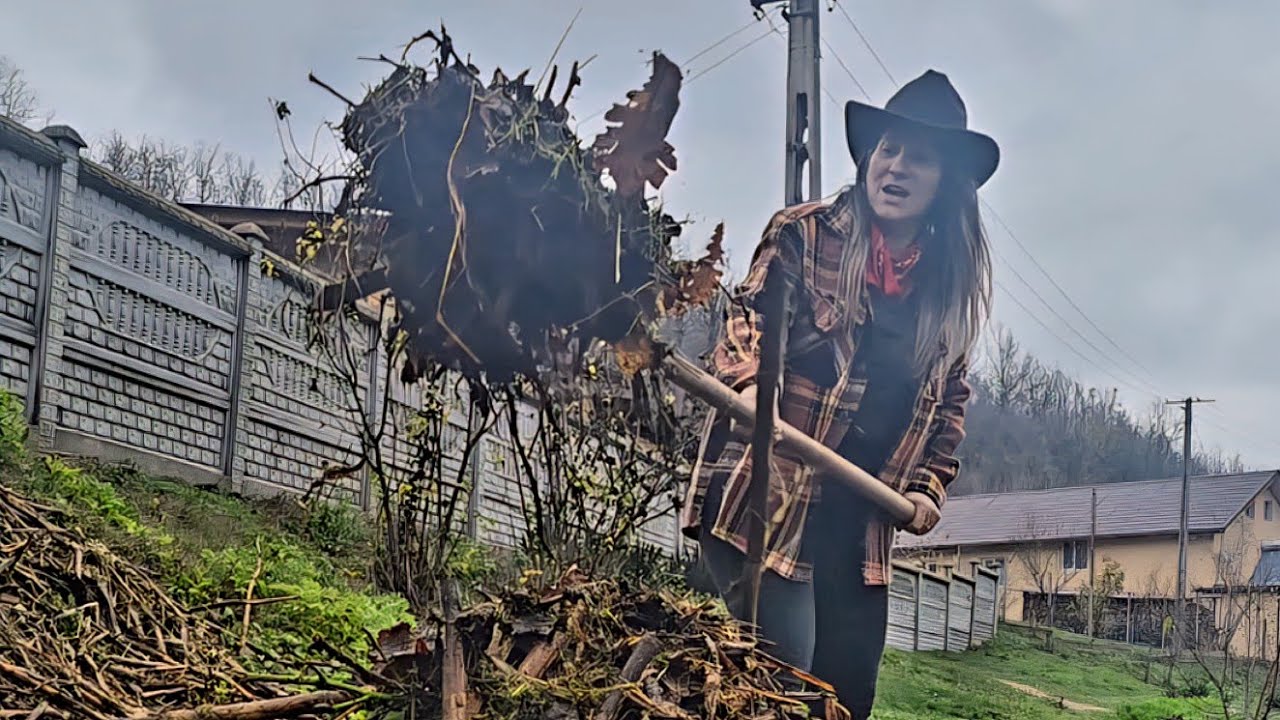 Compost pentru gradina | Uite cât de simplu îl facem noi la fermă