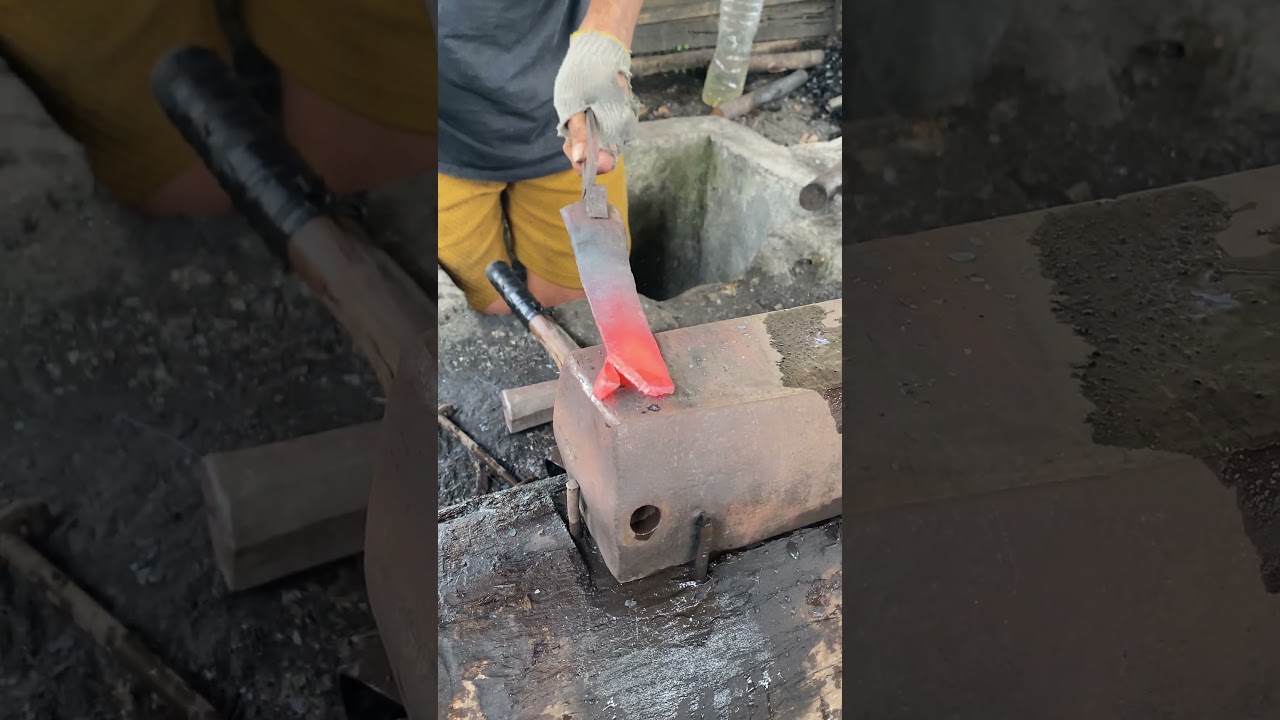 This is the initial stage of making a machete for slashing and cutting. #blacksmithing #fypshort