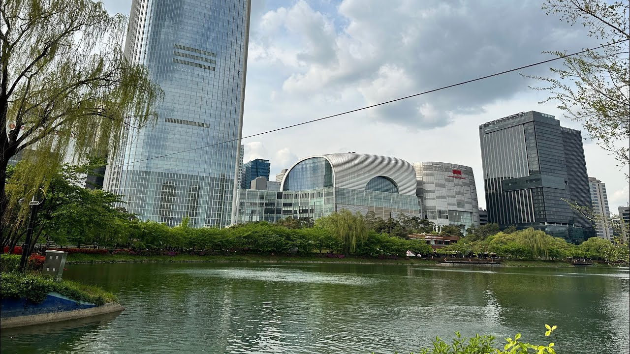 Walk at Seokchon Lake in Jamsil | [4K] Walking in Seoul