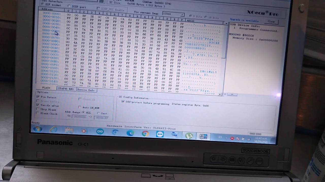 Cómo escribir en memorias ST 95040 . desactivando la protección interna de escritura.