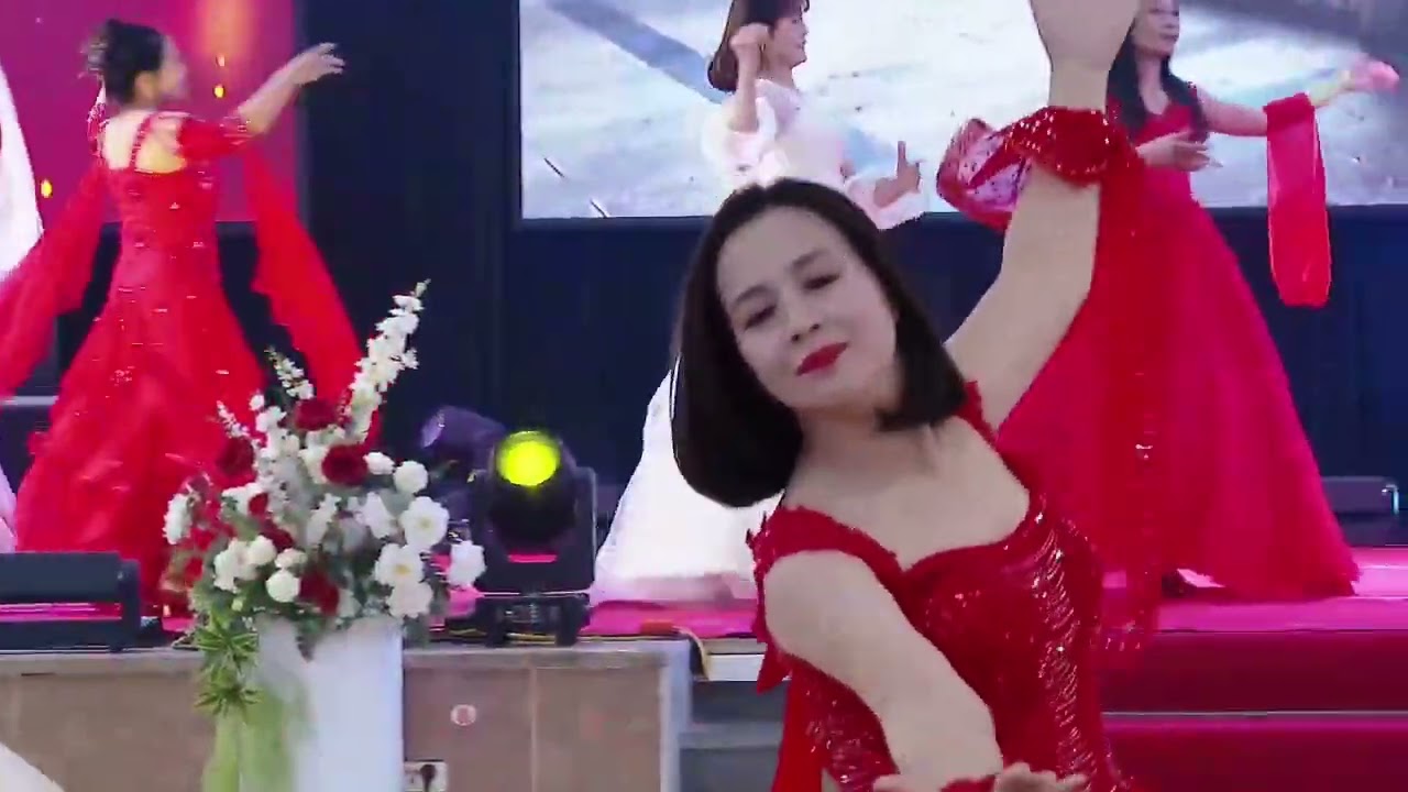 CLB khiêu vũ Hùng Vương và Supe Lâm thao. Gala chào năm mới 2026