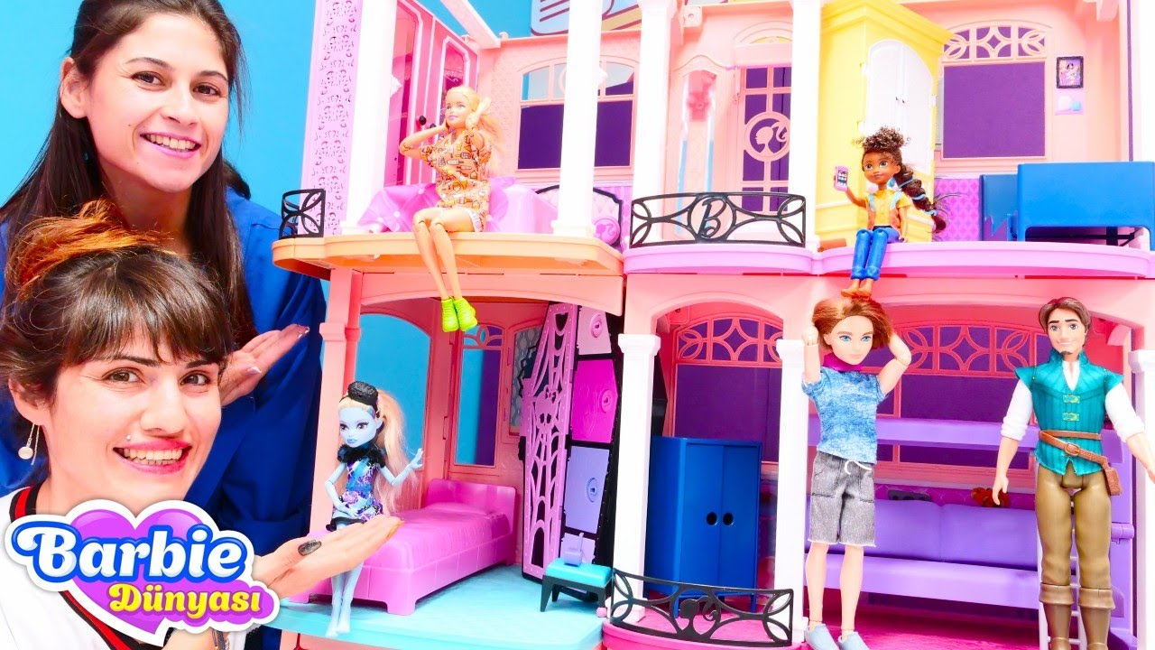 Barbie Dream House. Barbie ve Ken  yeni eve taşınıyor. Barbie oyunları