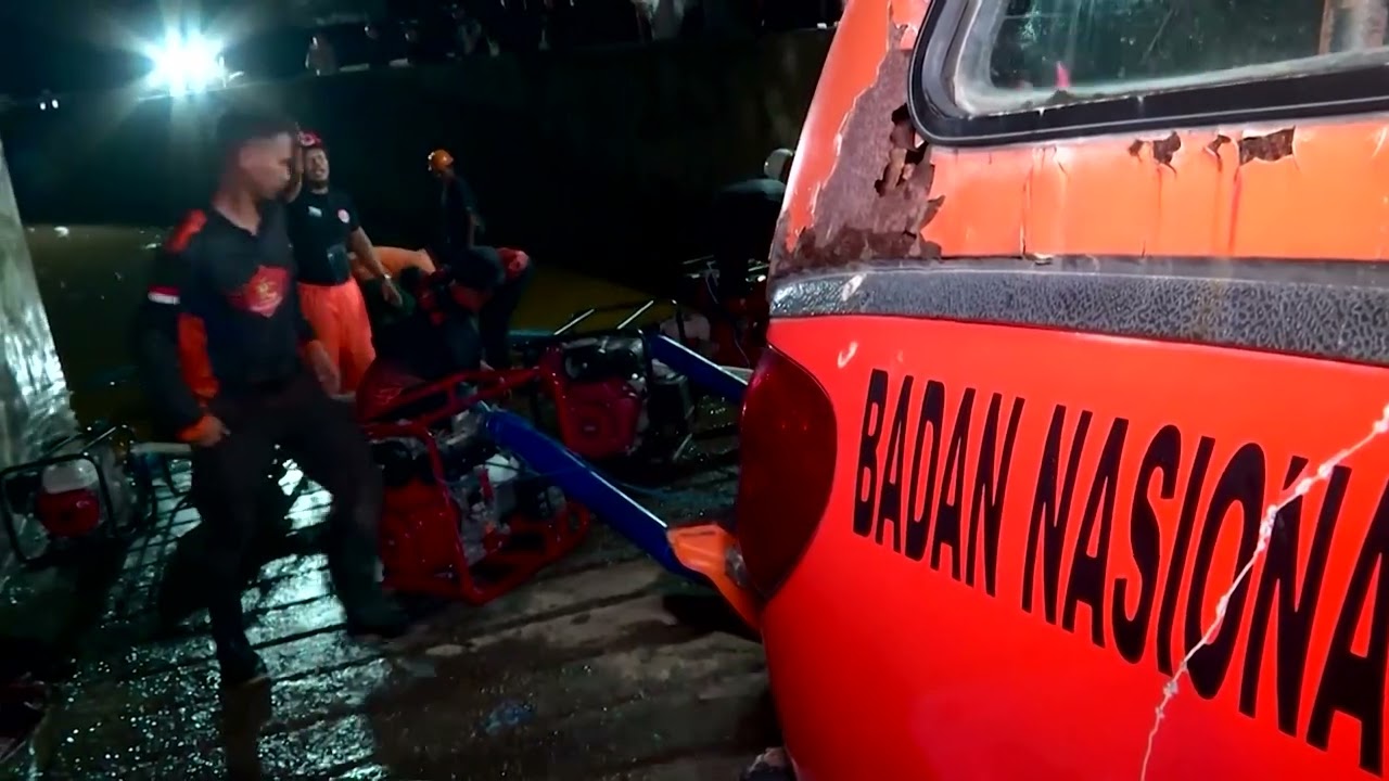Bali floods kill 14, search continues for two missing | REUTERS