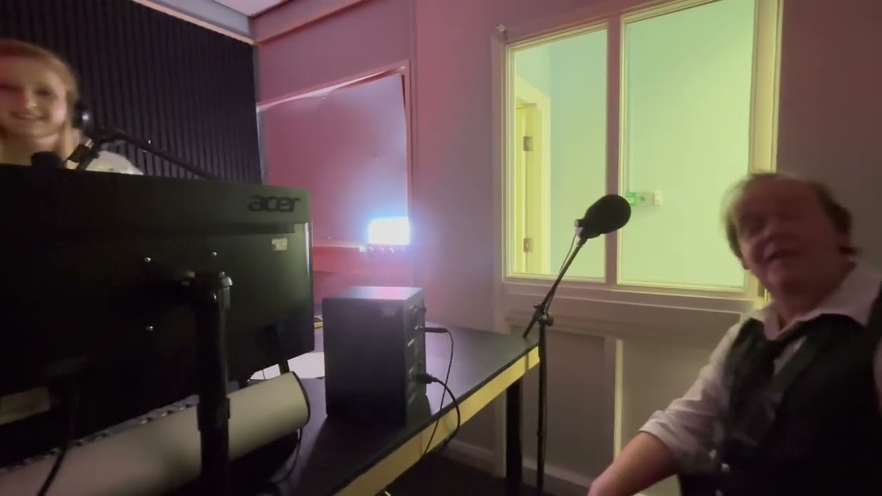 Longshots interview - Tameside Radio - Laura Beth Show - 3/11/25