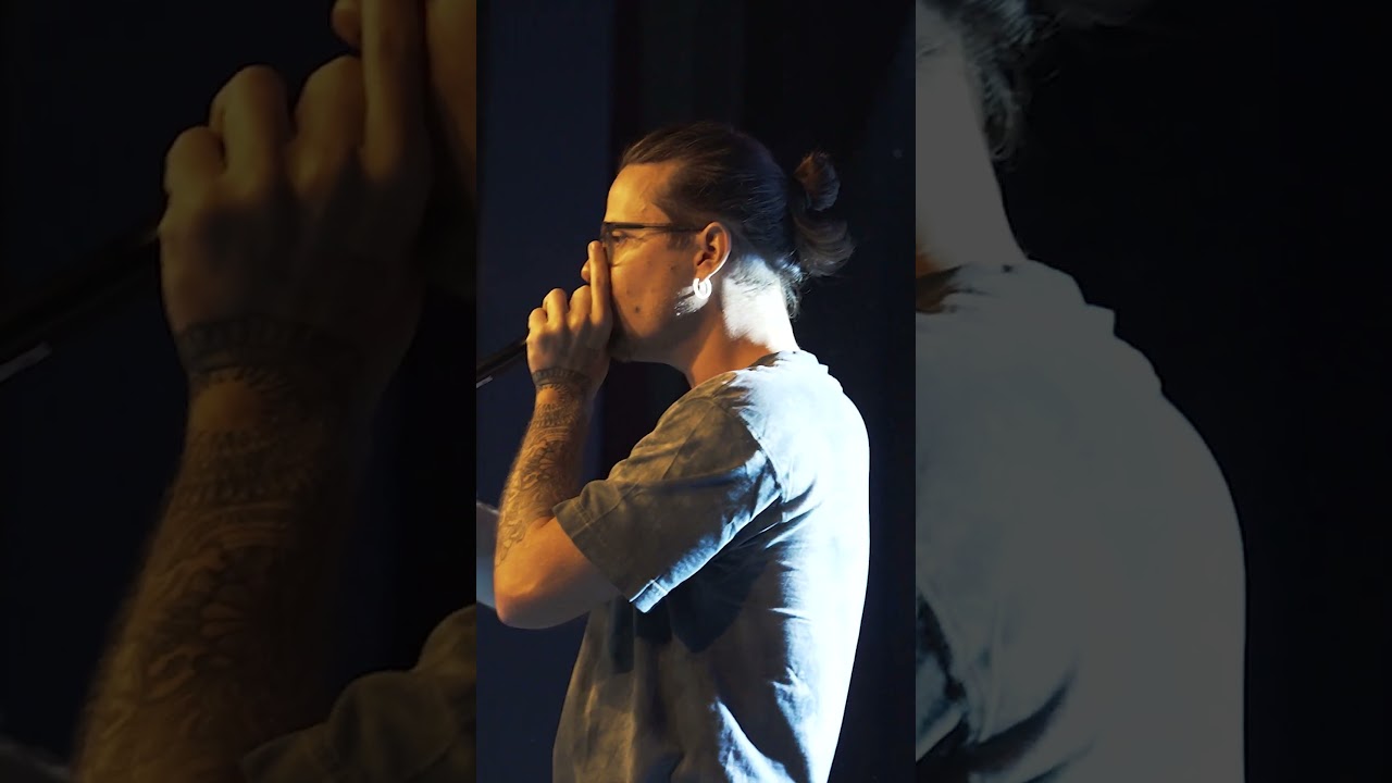 It's easy to hype up the crowd for him! 😎