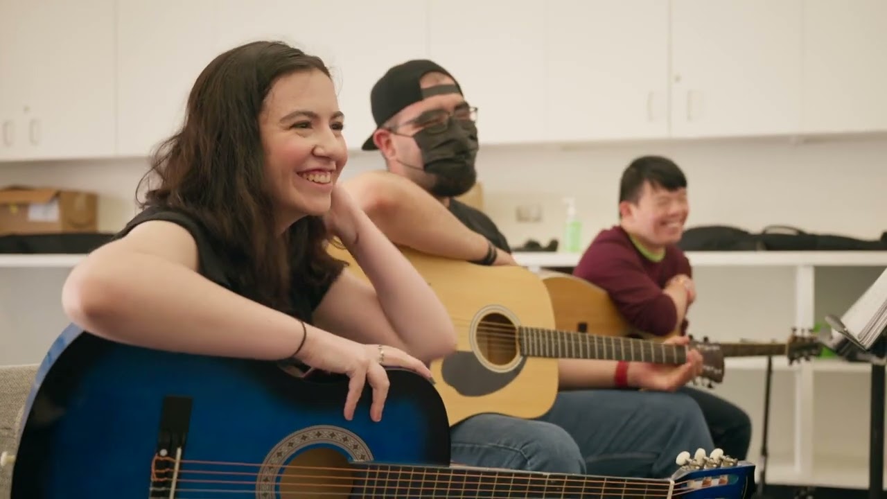 Stanbridge University BSN Student Partners with Creative Identity for Therapeutic Music and Arts