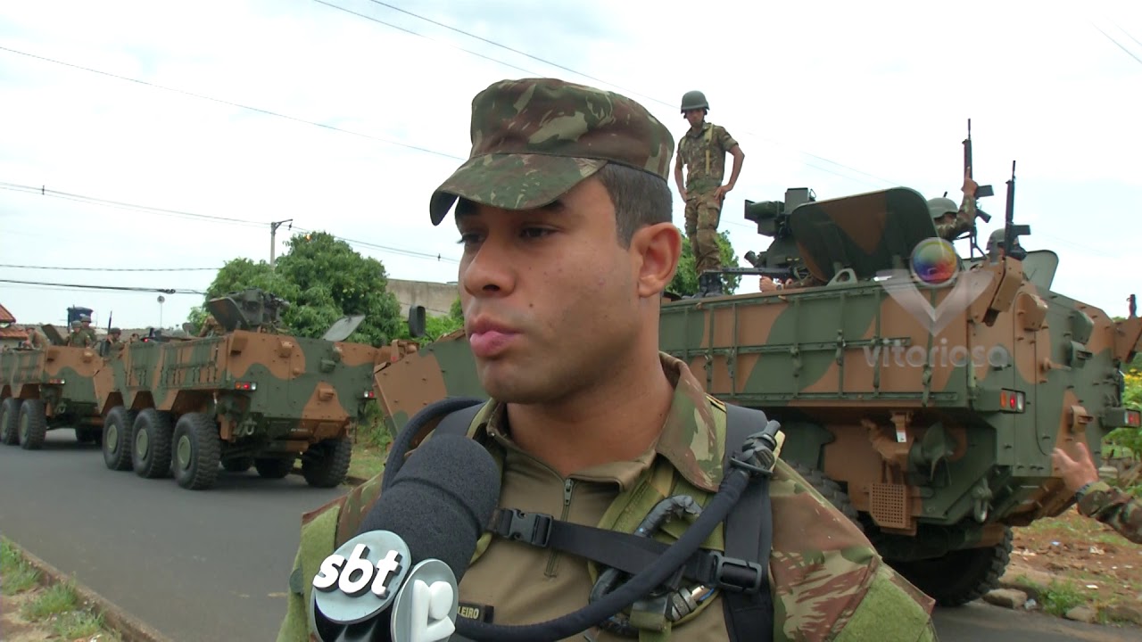 Treinamento - exército realiza 'estágio de combate' em ambiente urbano