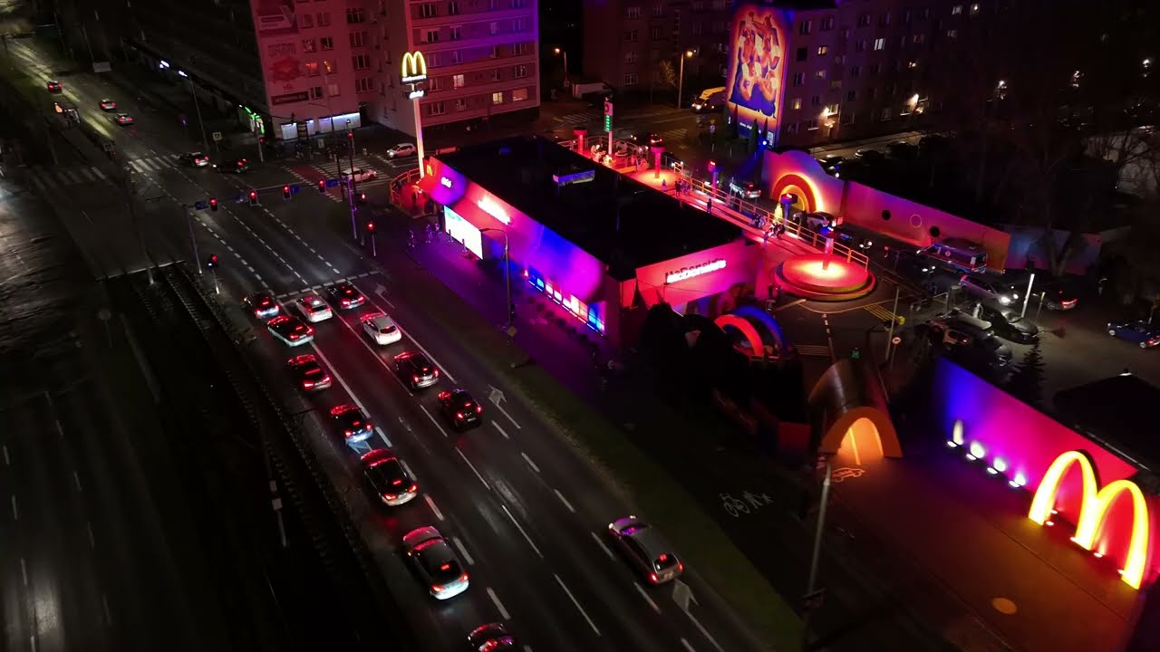 Kolorowy McDonald's w Poznaniu