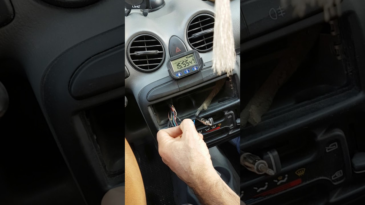 Montaggio autoradio su tutte le auto