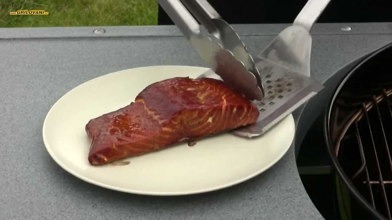 Zauzený losos v grilu Weber
