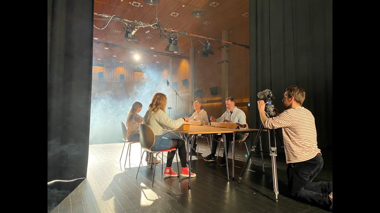 L&aelig;r langeleik 13: R&oslash;yskatten