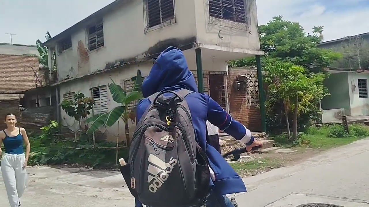 Como amanecieron las calles de Vista Alegre Holguín Cuba 