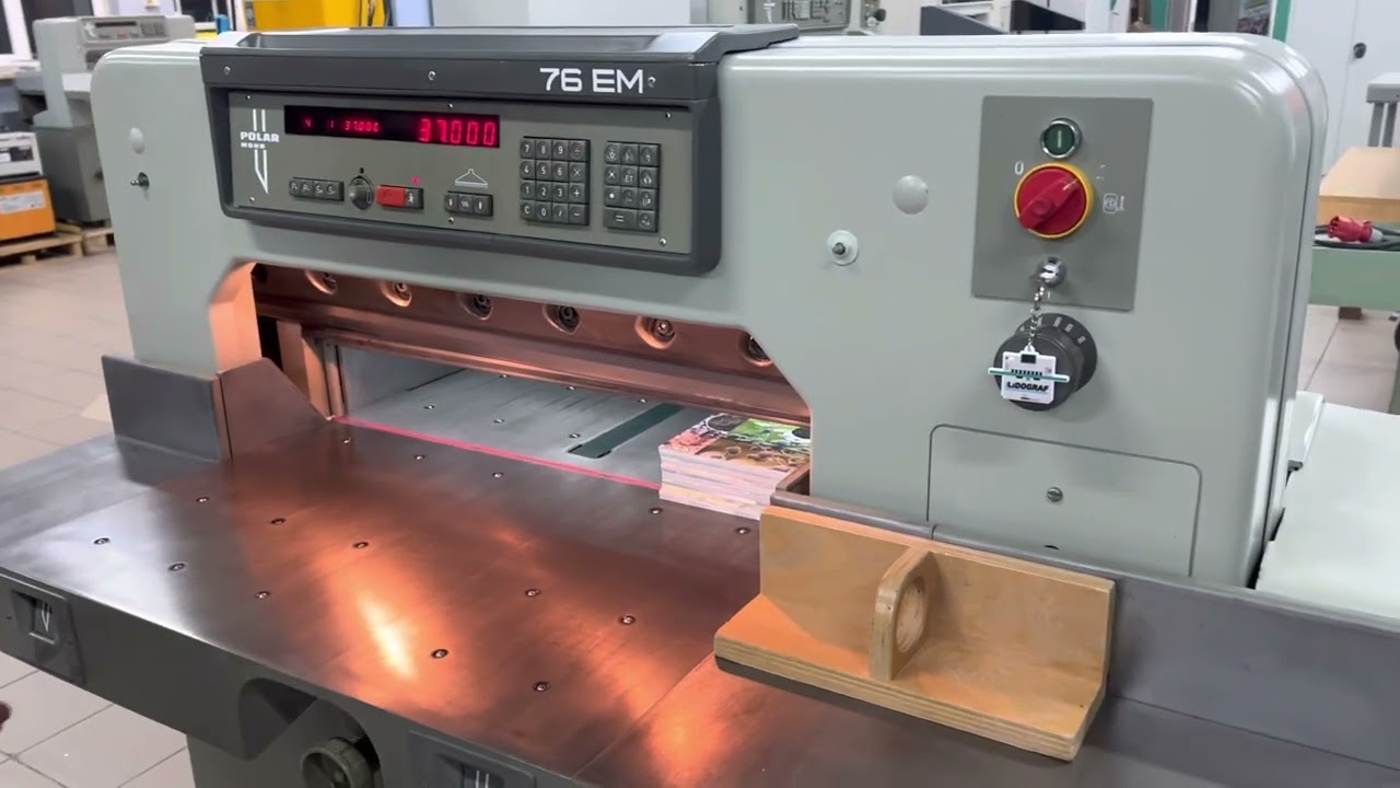 Polar Mohr 76 EM paper guillotine
