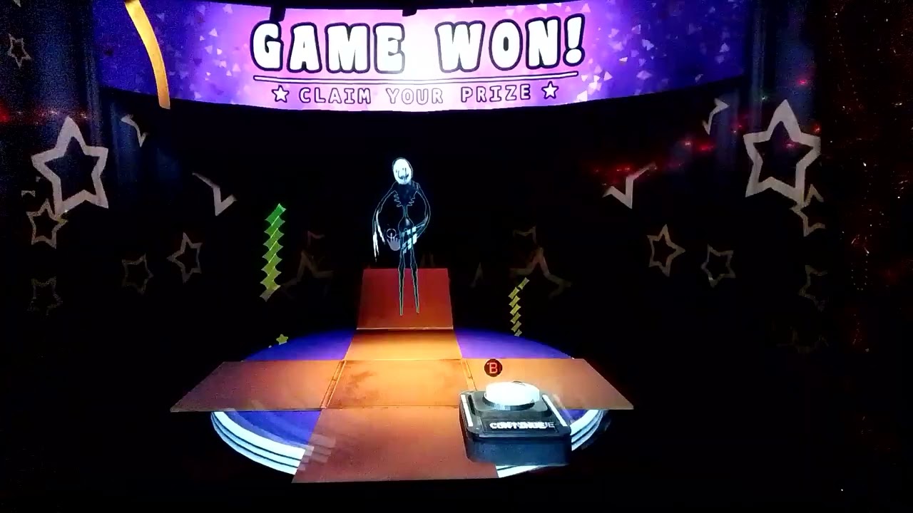 Играю в FNAF VR, FNAF 1 и 2.
