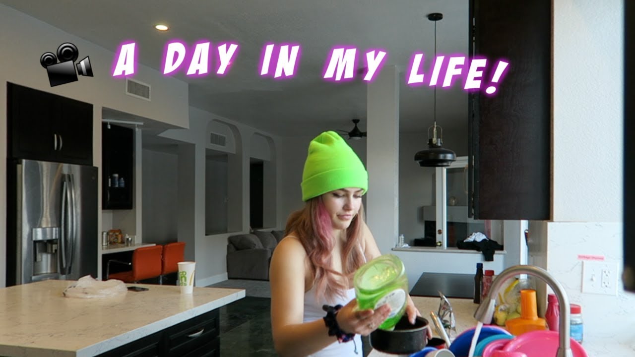 A DAY IN MY LIFE + MEET MY NEW ROOMMATES! | Mel Joy