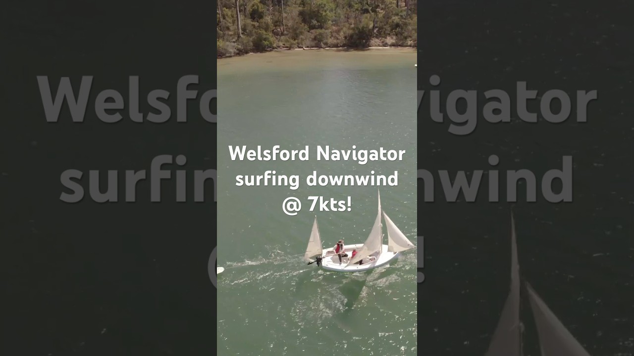 Welsford Navigator &lsquo;Solid Air&rsquo; surfing downwind at 7 kts! #sailing #dinghysailing #woodenboat #boat