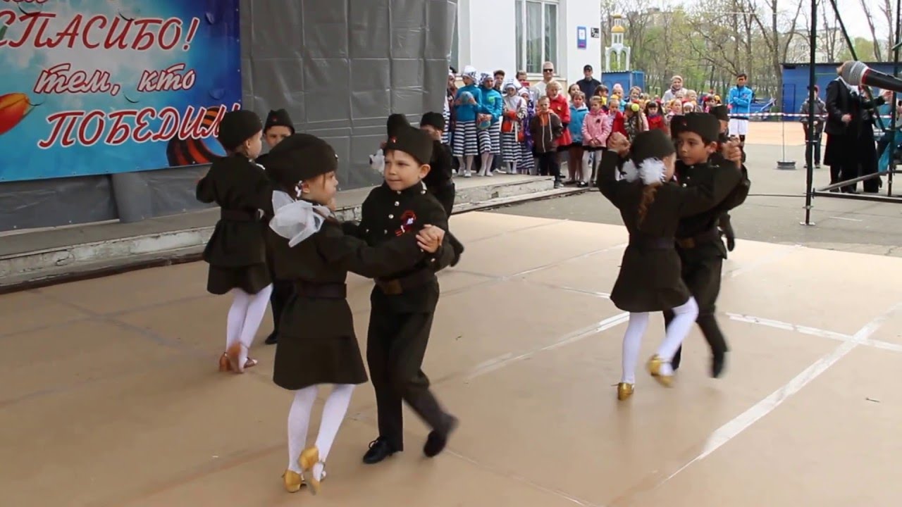 Катюша, танцуют малыши!