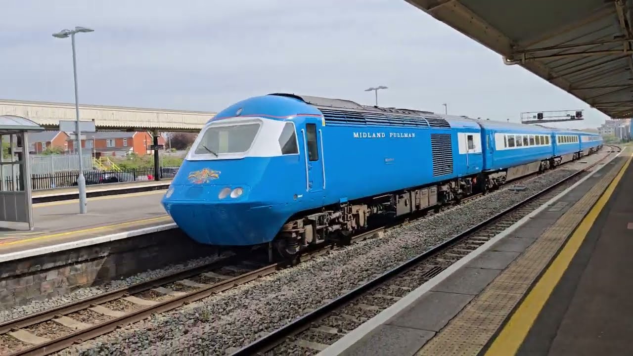 43049 leads leads 43058 with 1Z31 06.22 Chester to Paignton with the Blue Pullman