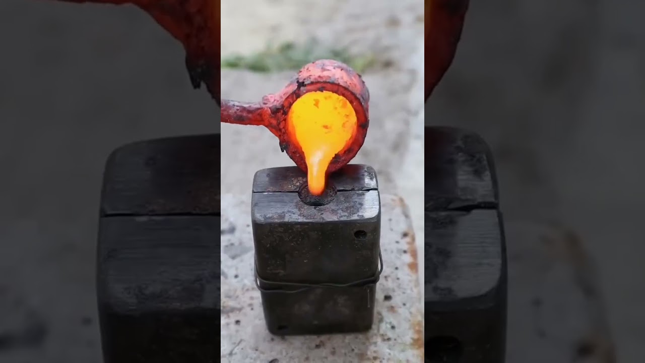 Casting a Cimmerian arrow head out of bronze (and a die)