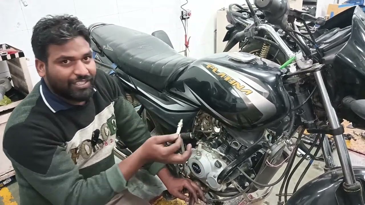 Platina bike में एकदम से एक्सीलेटर छोड़ दे तो क्या करें